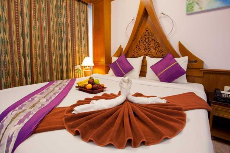 Patong Beach Bed And Breakfast ภายนอก รูปภาพ