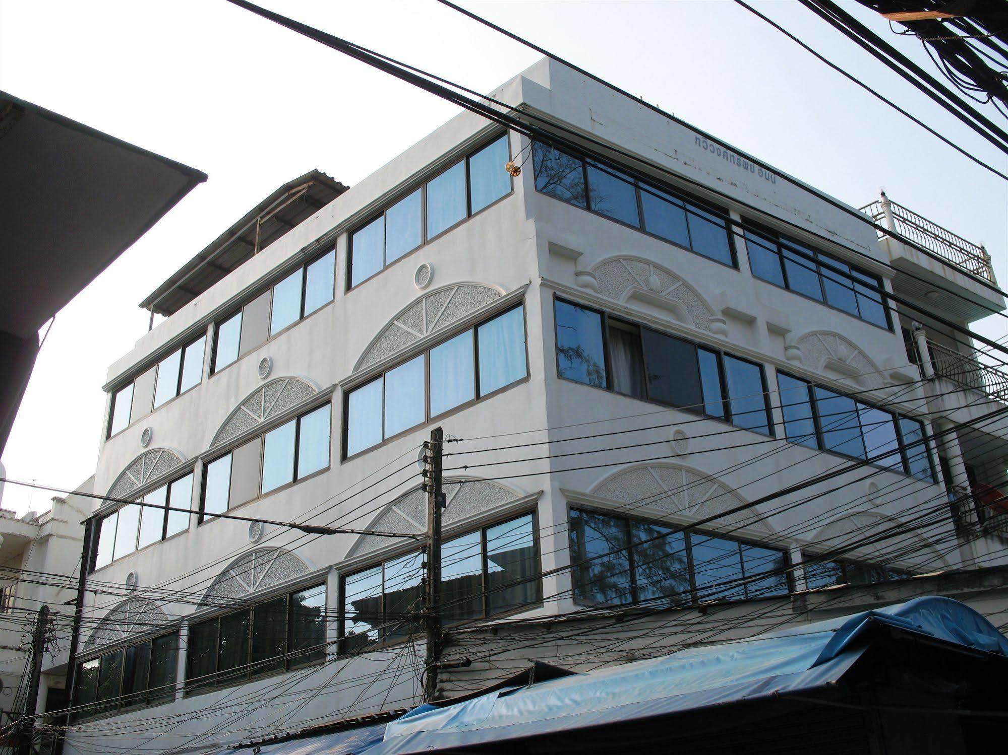 Patong Beach Bed And Breakfast ภายนอก รูปภาพ
