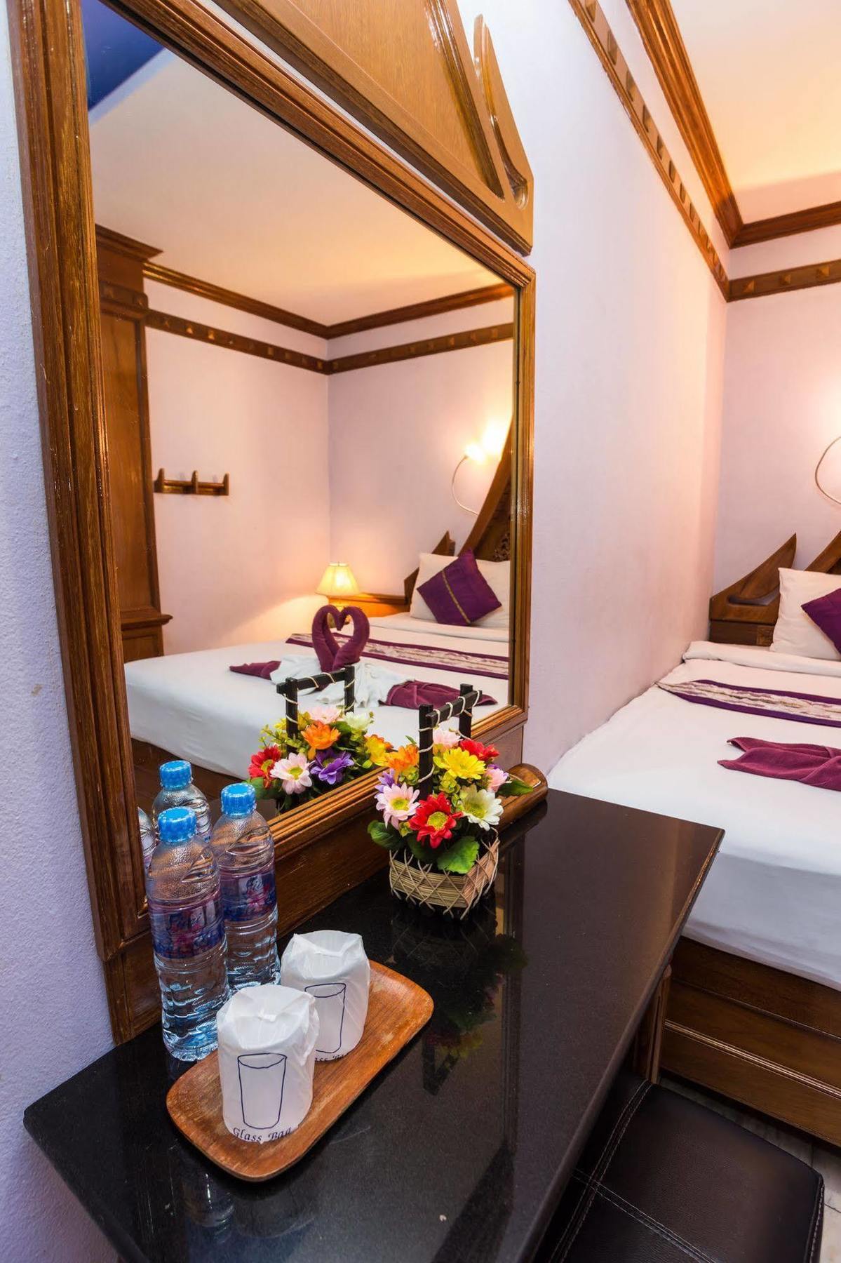 Patong Beach Bed And Breakfast ภายนอก รูปภาพ