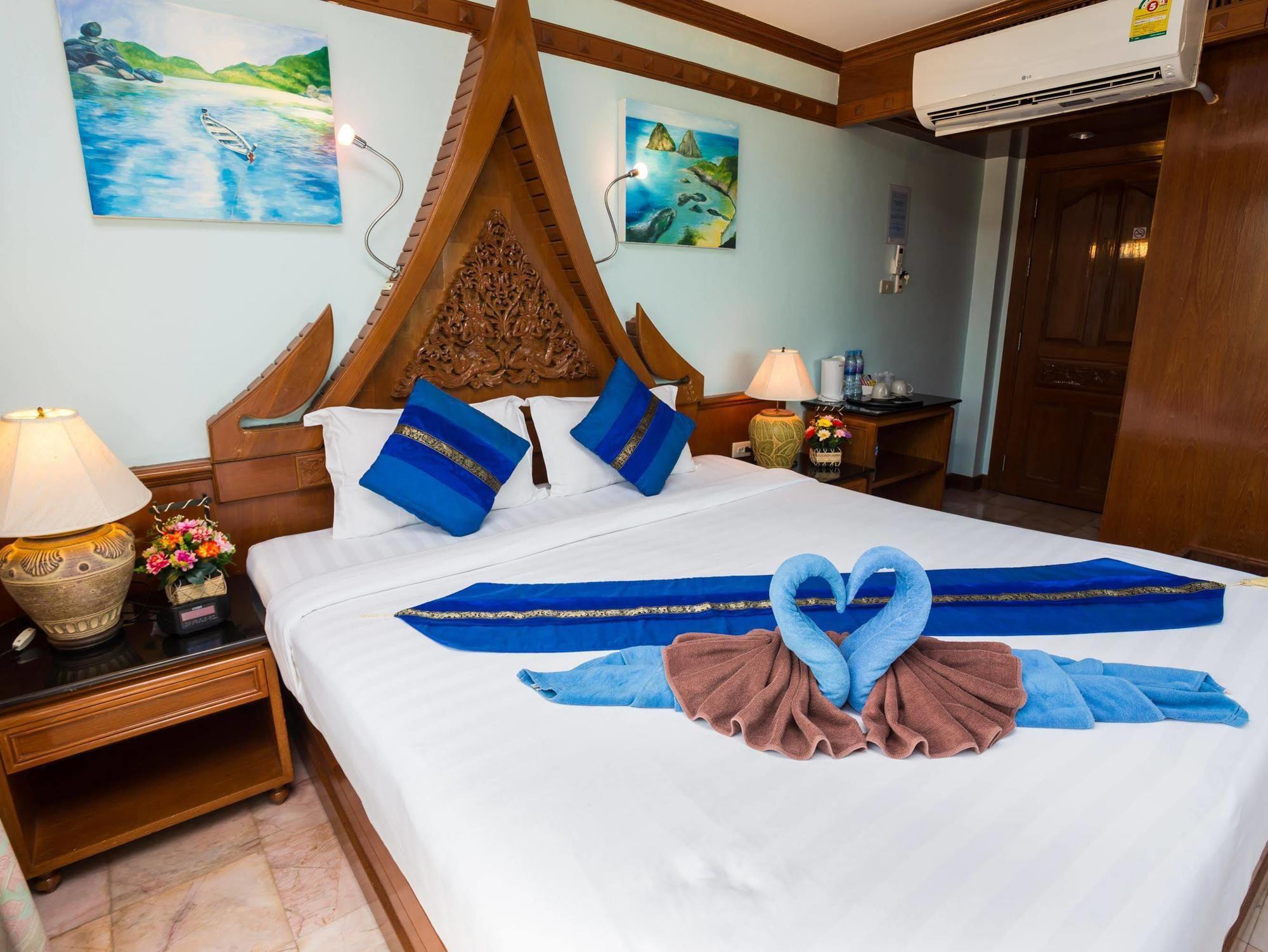 Patong Beach Bed And Breakfast ภายนอก รูปภาพ