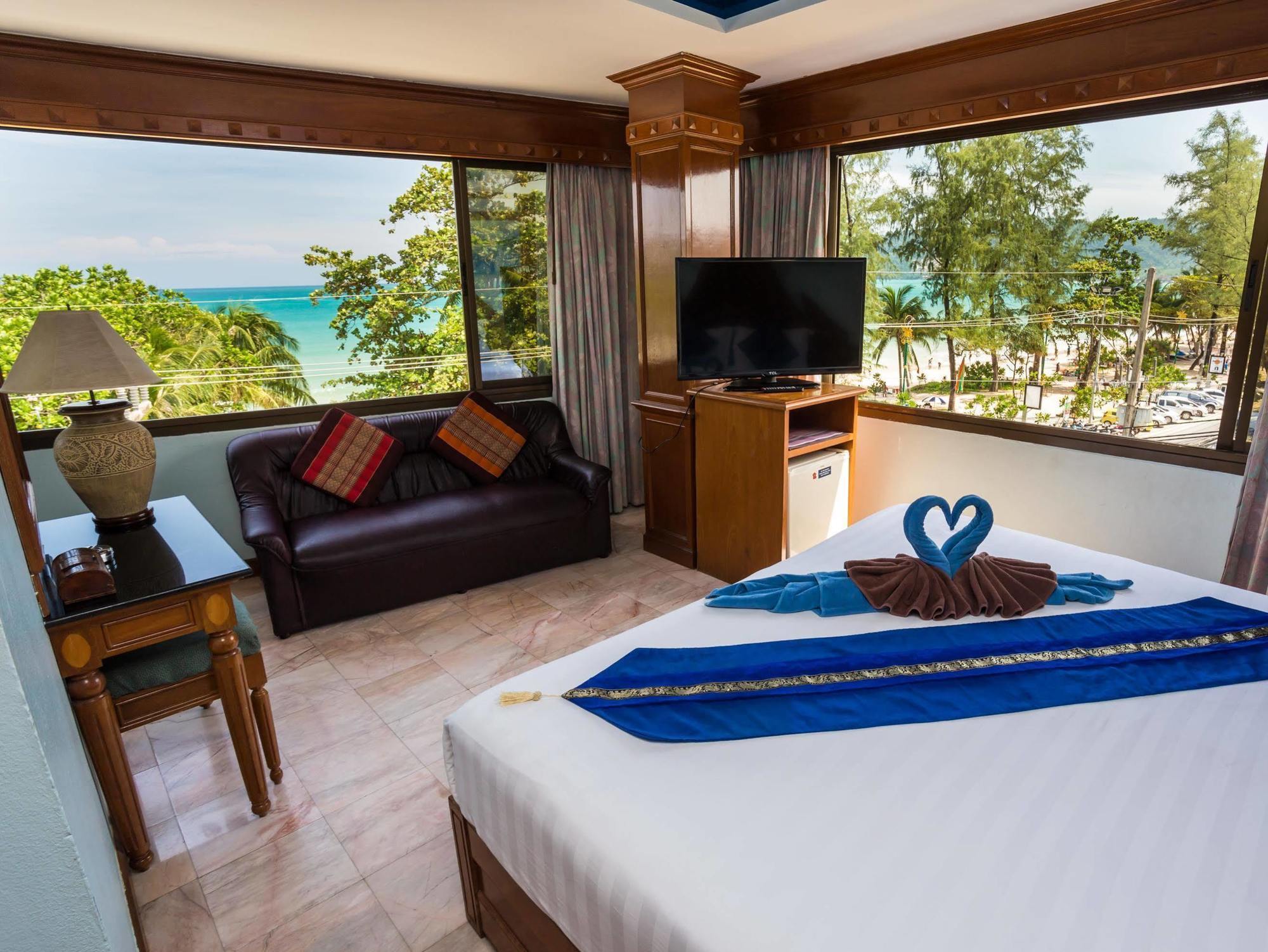 Patong Beach Bed And Breakfast ภายนอก รูปภาพ