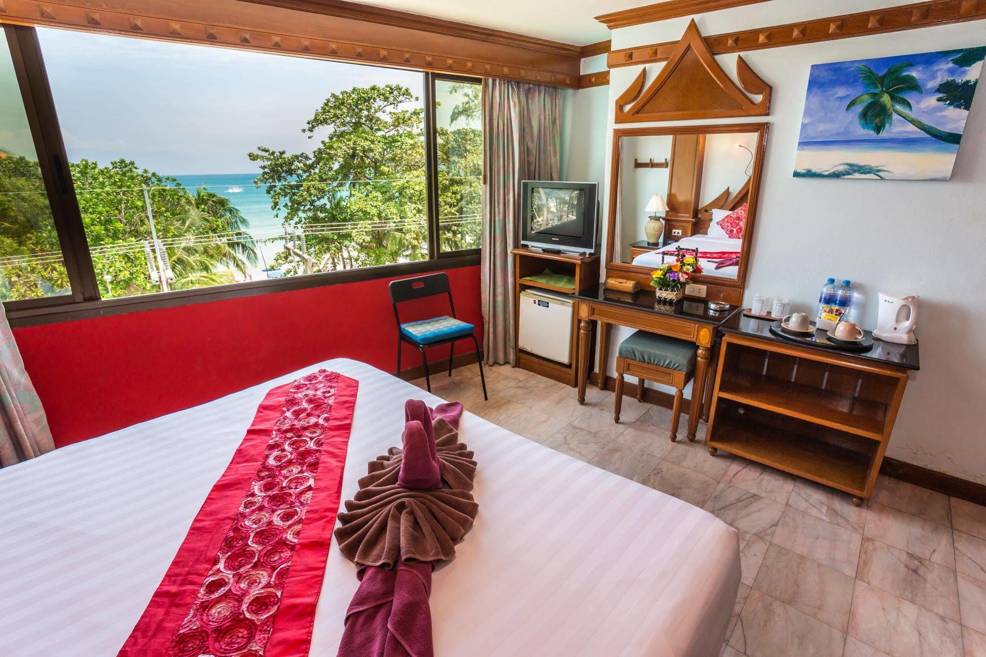 Patong Beach Bed And Breakfast ภายนอก รูปภาพ